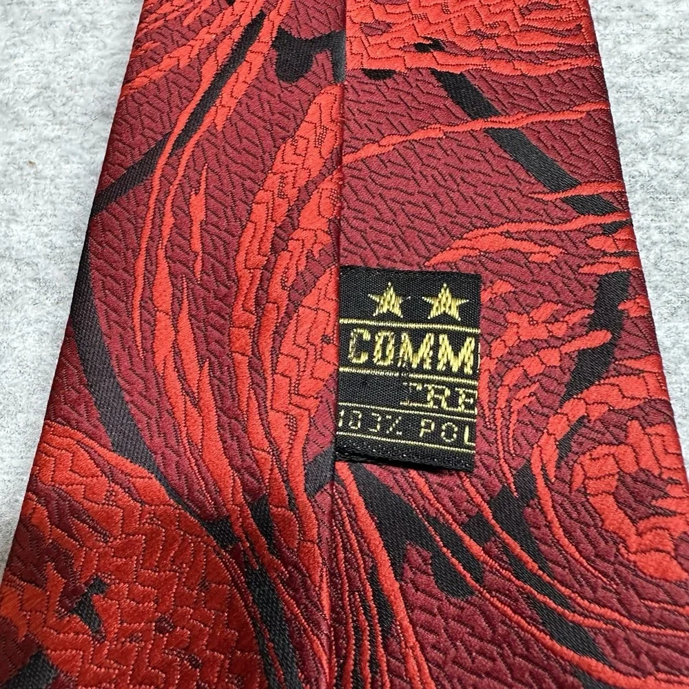 Vintage Commodore Trevira Wide Textured‎ Red & Burgundy Necktie Retro Style